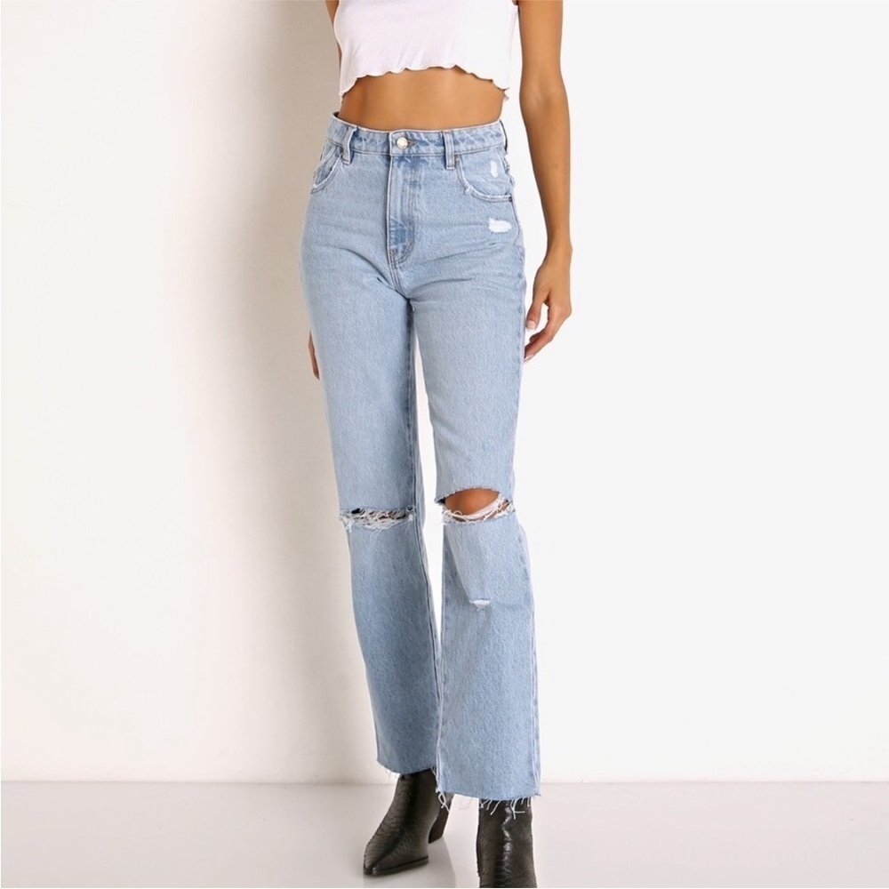 Rolla’s Classic Straight Leg Jean High Rise Regular Fit City Worn Distressed
